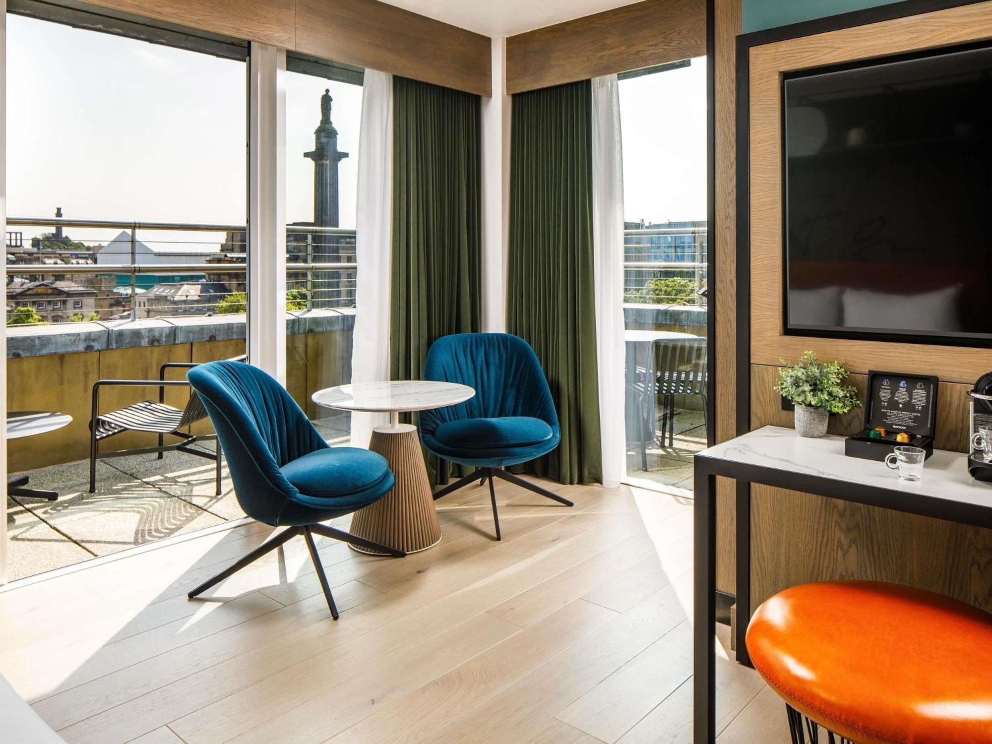 Ibis Styles Edinburgh St Andrew Square — Photos 1